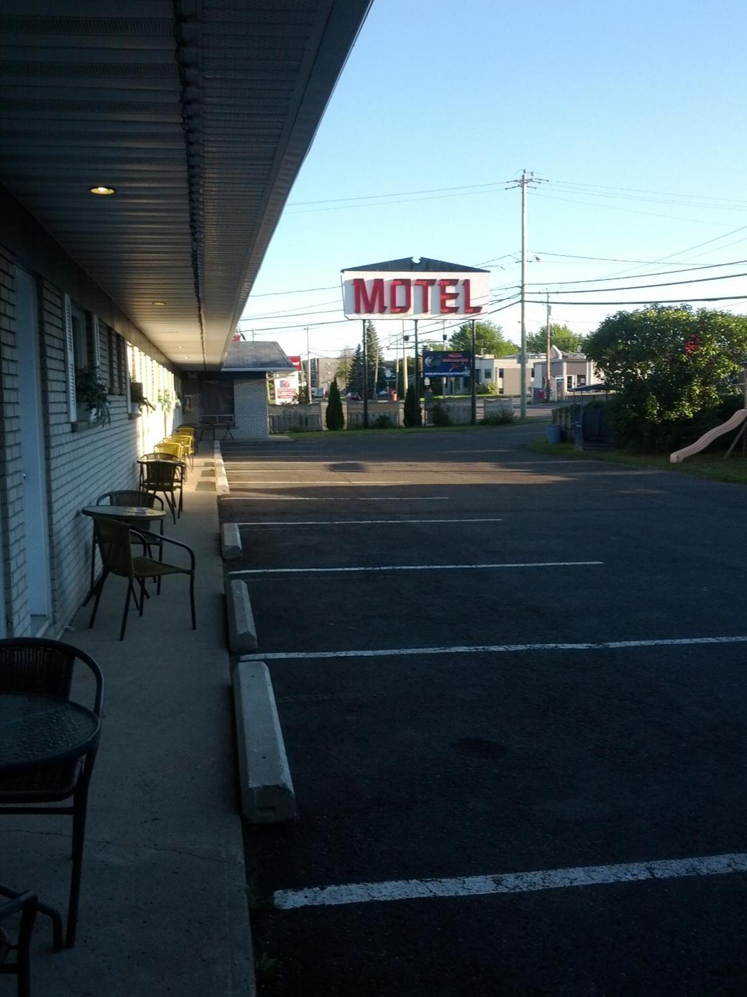 Motel Montgolfiere Jp Saint-Jean-sur-Richelieu Exteriör bild