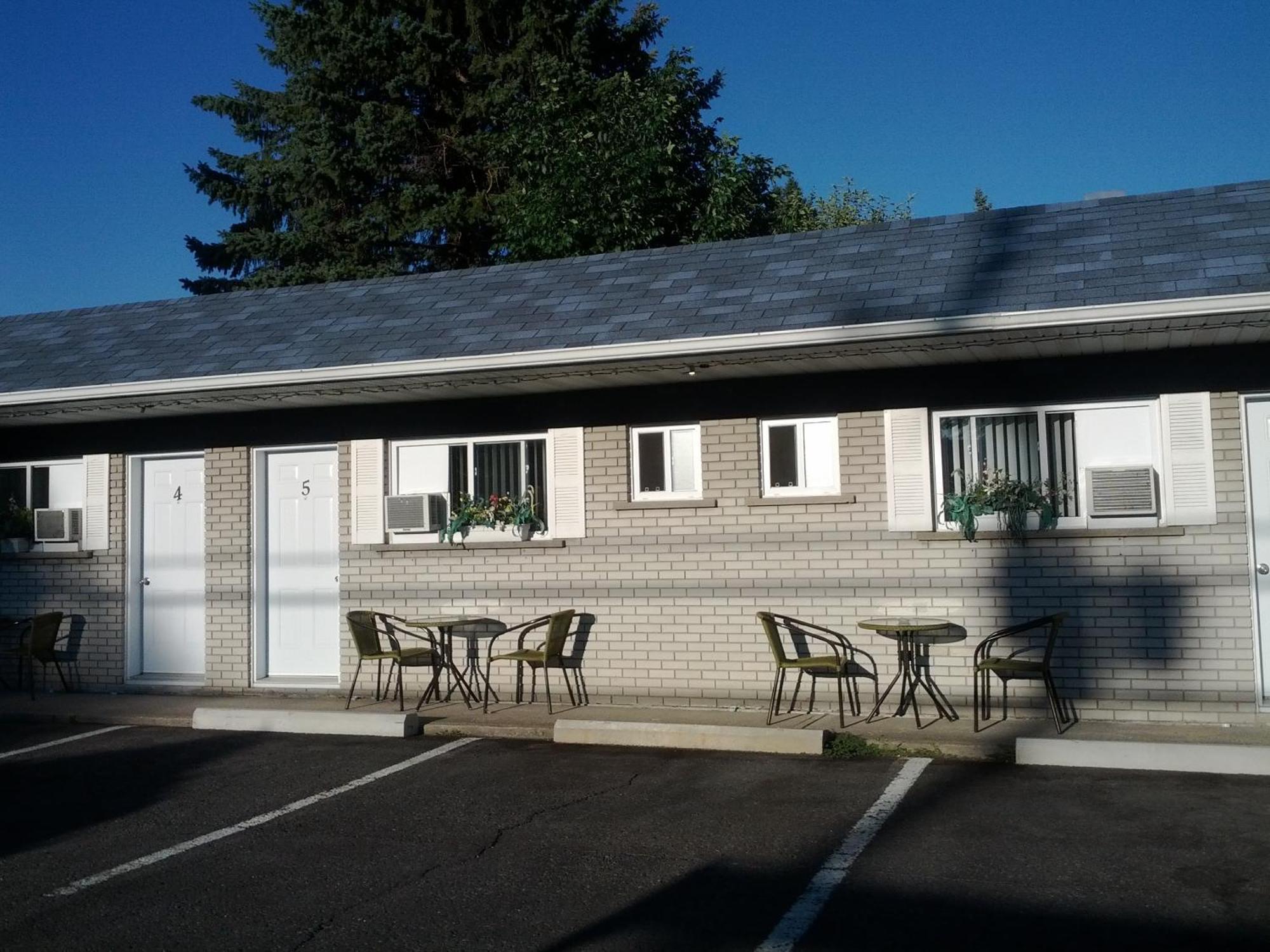 Motel Montgolfiere Jp Saint-Jean-sur-Richelieu Exteriör bild