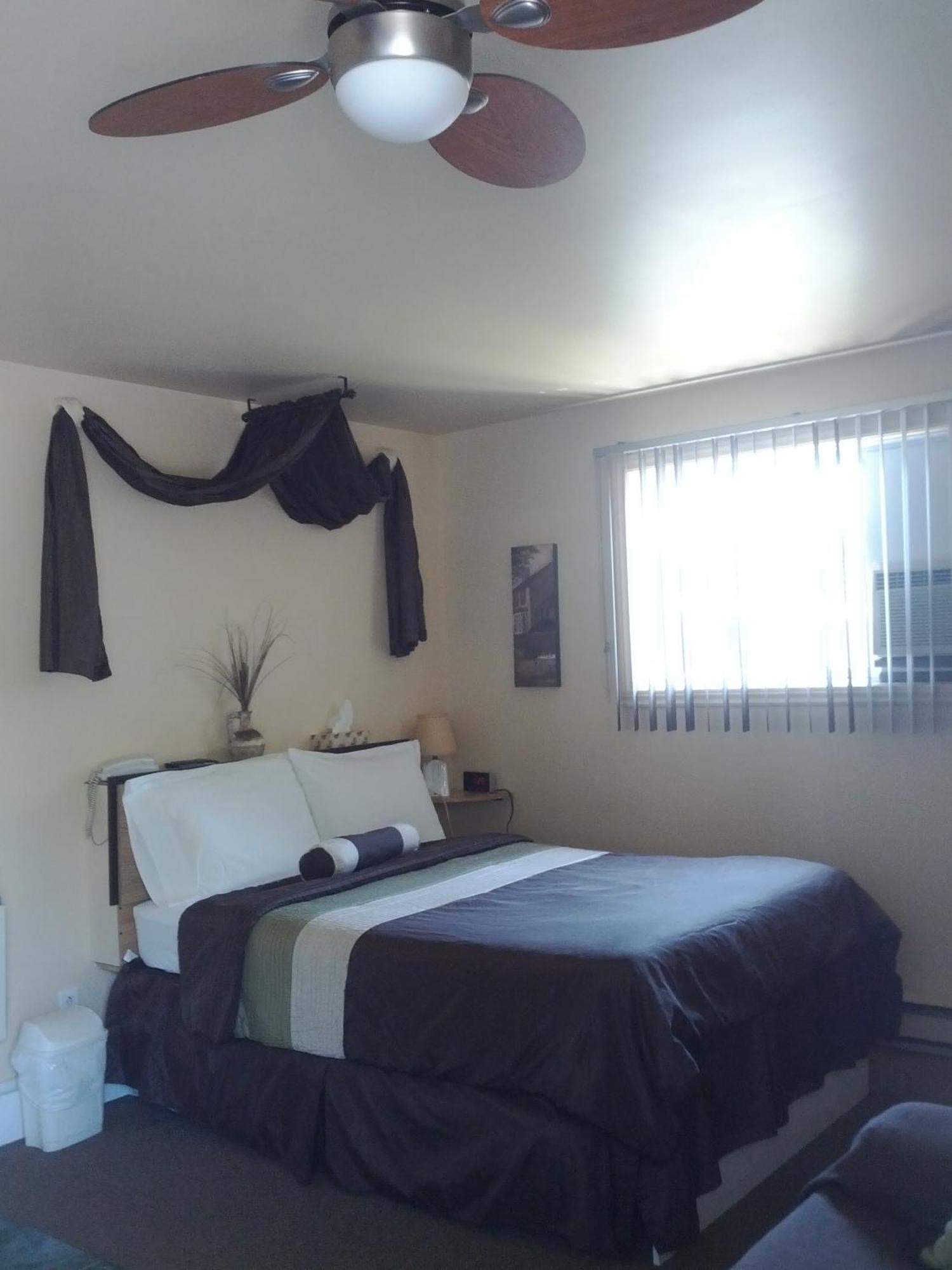 Motel Montgolfiere Jp Saint-Jean-sur-Richelieu Exteriör bild