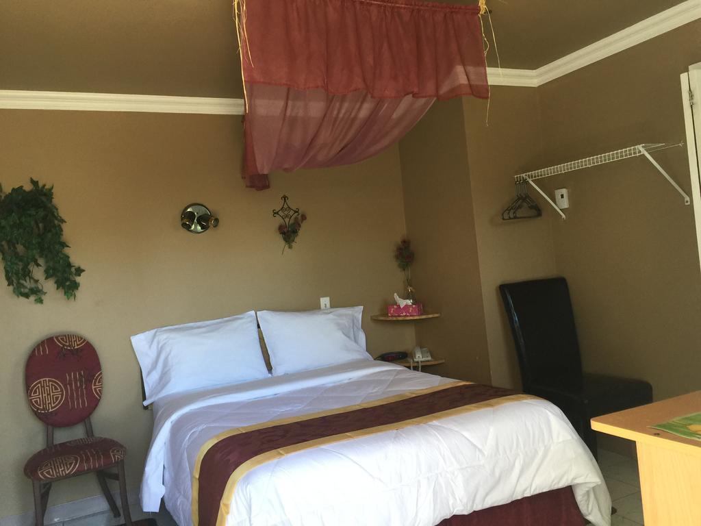Motel Montgolfiere Jp Saint-Jean-sur-Richelieu Exteriör bild