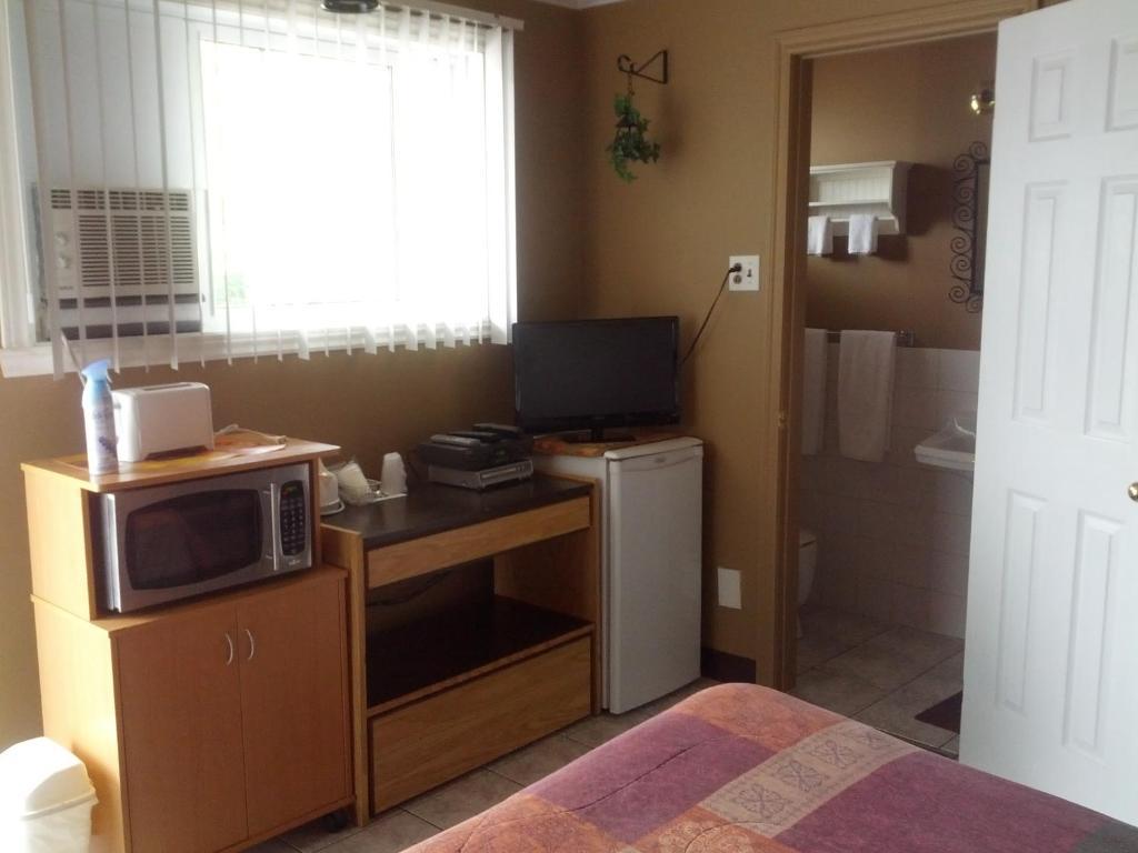 Motel Montgolfiere Jp Saint-Jean-sur-Richelieu Rum bild